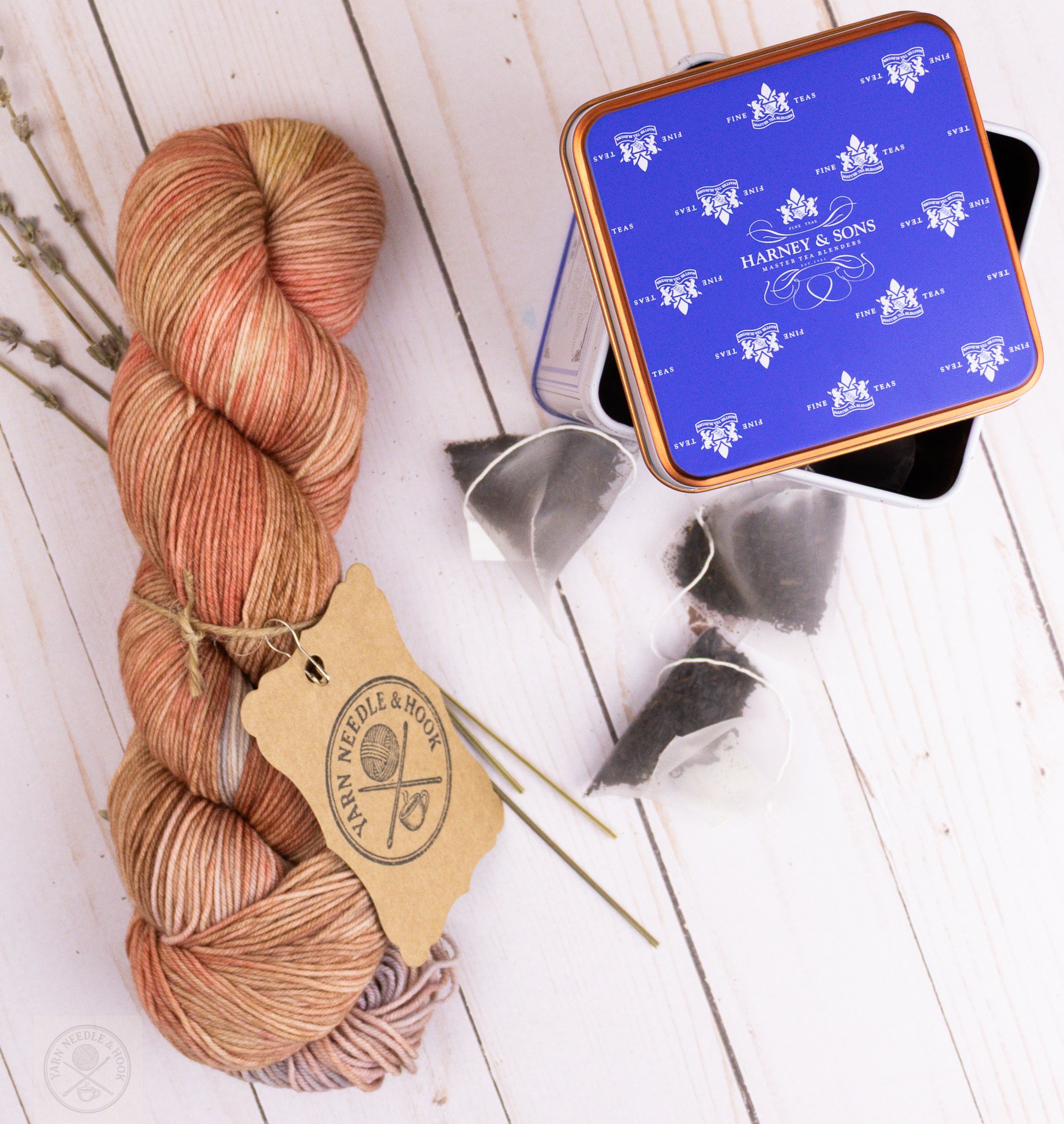 The Little Things – Vintage Notions Tin for Knitting & Crochet